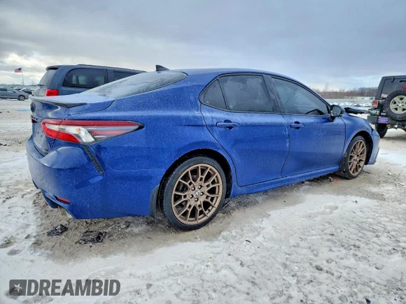 ✅ 2023 Toyota Camry SE • VIN: 4T1G11BK3PU075953 • Lot: 72618825. Wystawiony na Copart z przebiegiem 72 087 mil. Bezpłatny archiwum sprzedaży aukcyjnych z USA i szczegółowy raport historii pojazdu na DreamBid. Zdjęcie 3.