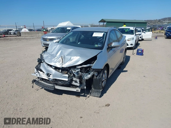 ✅ 2017 Toyota Prius Four Touring • VIN: JTDKARFUXH3038608 • Lot: 44810839. Wystawiony na IAAI z przebiegiem 86 005 mil. Bezpłatny archiwum sprzedaży aukcyjnych z USA i szczegółowy raport historii pojazdu na DreamBid. Zdjęcie 18.