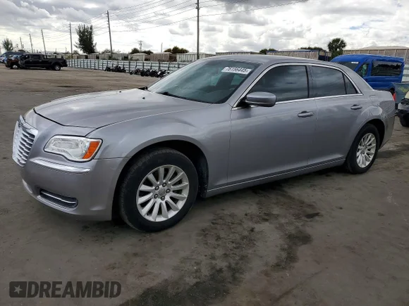 ✅ 2011 Chrysler 300 • VIN: 2C3CA4CG4BH572959 • Лот: 76156445. Опубліковано раніше на Copart з пробігом 136 176 миль. Безкоштовний доступ до архіву аукціонних продажів зі США та докладний звіт про історію автомобіля на DreamBid. Зображення 1.