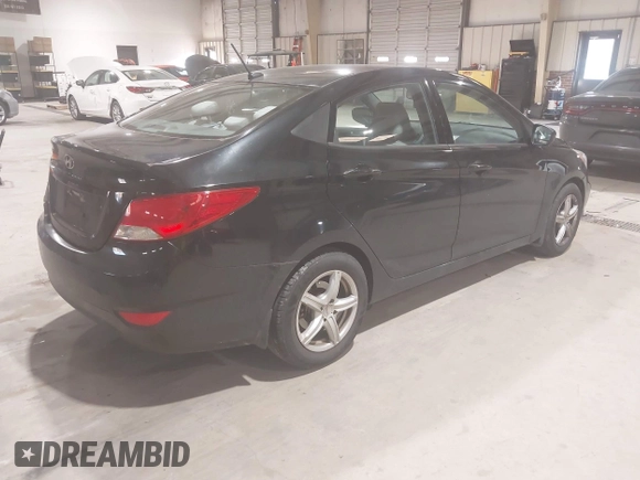 ✅ 2017 Hyundai Accent SE • VIN: KMHCT4AE0HU348497 • Lot: 44387411. Wystawiony na IAAI z przebiegiem 91 275 mil. Bezpłatny archiwum sprzedaży aukcyjnych z USA i szczegółowy raport historii pojazdu na DreamBid. Zdjęcie 4.