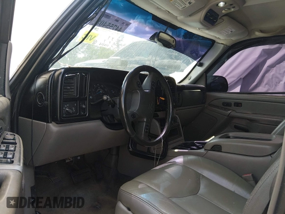 ✅ 2004 Chevrolet Suburban LT • VIN: 3GNEC16Z44G107344 • Lot: 44755408. Wystawiony na IAAI z przebiegiem 212 616 mil. Bezpłatny archiwum sprzedaży aukcyjnych z USA i szczegółowy raport historii pojazdu na DreamBid. Zdjęcie 5.