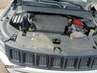 ✅ 2019 Jeep Compass Altitude • VIN: 3C4NJDBBXKT828006 • Lot: 80019605. Wystawiony na Copart z przebiegiem 67 031 mil. Bezpłatny archiwum sprzedaży aukcyjnych z USA i szczegółowy raport historii pojazdu na DreamBid. Zdjęcie 16.