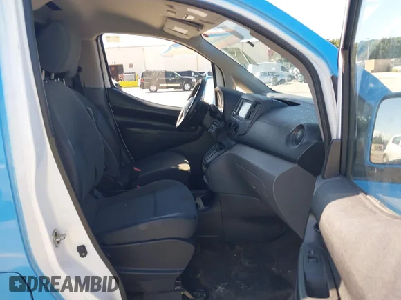 ✅ 2021 Nissan NV200 SV • VIN: 3N6CM0KN1MK696342 • Lot: 43413466. Wystawiony na IAAI z przebiegiem 83 701 mil. Bezpłatny archiwum sprzedaży aukcyjnych z USA i szczegółowy raport historii pojazdu na DreamBid. Zdjęcie 5.