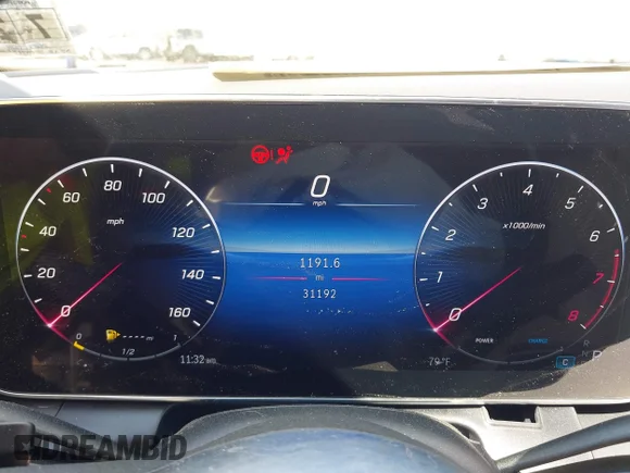 ✅ 2023 Mercedes-Benz GLC 300 • VIN: W1NKM4HB9PU030409 • Lot: 44897063. Wystawiony na IAAI z przebiegiem 31 192 mil. Bezpłatny archiwum sprzedaży aukcyjnych z USA i szczegółowy raport historii pojazdu na DreamBid. Zdjęcie 7.