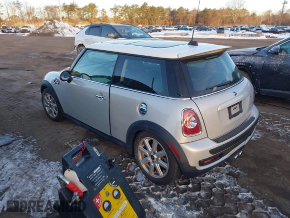 ✅ 2013 MINI Hardtop S • VIN: WMWSV3C53DT397241 • Lot: 44294477. Wystawiony na IAAI z przebiegiem 97 926 mil. Bezpłatny archiwum sprzedaży aukcyjnych z USA i szczegółowy raport historii pojazdu na DreamBid. Zdjęcie 3.