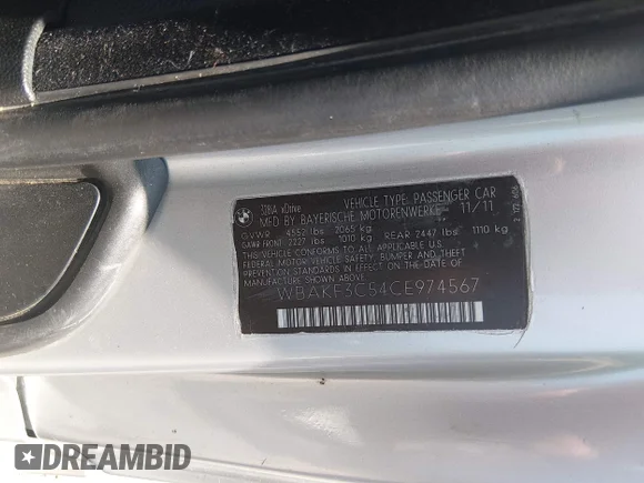 ✅ 2012 BMW 3 Series 328i xDrive • VIN: WBAKF3C54CE974567 • Лот: 45146369. Опубліковано раніше на IAAI з пробігом 153 962 миль. Безкоштовний доступ до архіву аукціонних продажів зі США та докладний звіт про історію автомобіля на DreamBid. Зображення 9.