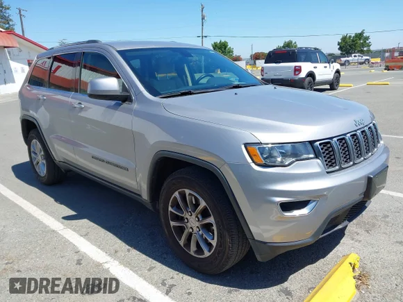✅ 2021 Jeep Grand Cherokee Laredo E • VIN: 1C4RJEAG2MC569840 • Lot: 45302433. Wystawiony na IAAI z przebiegiem 78 637 mil. Bezpłatny archiwum sprzedaży aukcyjnych z USA i szczegółowy raport historii pojazdu na DreamBid. Zdjęcie 1.