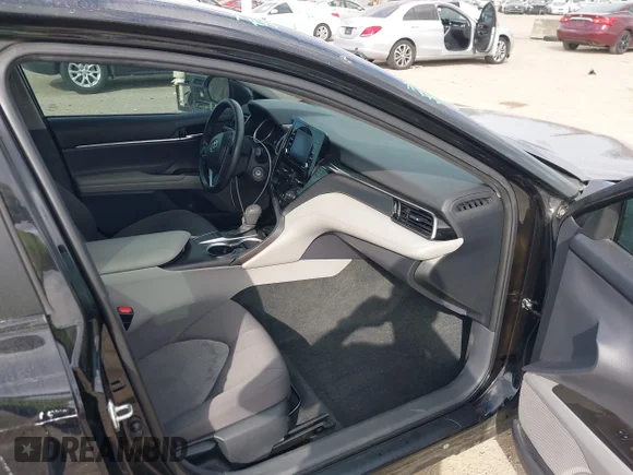 ✅ 2023 Toyota Camry LE • VIN: 4T1C11AK6PU136440 • Lot: 43991497. Wystawiony na IAAI z przebiegiem 68 028 mil. Bezpłatny archiwum sprzedaży aukcyjnych z USA i szczegółowy raport historii pojazdu na DreamBid. Zdjęcie 5.