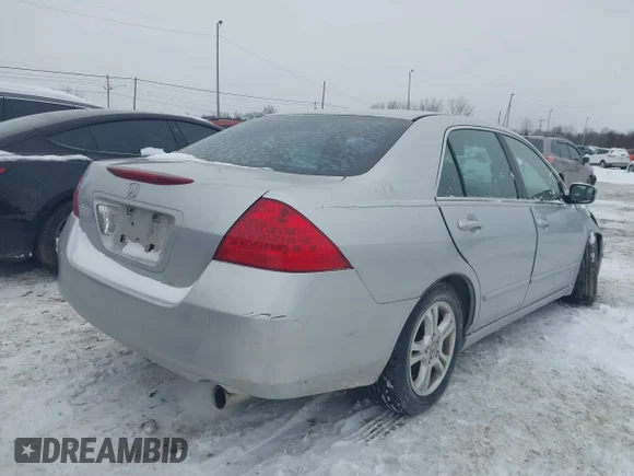 ✅ 2006 Honda Accord LX SE • VIN: 1HGCM56396A117693 • Lot: 44232388. Wystawiony na IAAI z przebiegiem 183 662 mil. Bezpłatny archiwum sprzedaży aukcyjnych z USA i szczegółowy raport historii pojazdu na DreamBid. Zdjęcie 4.