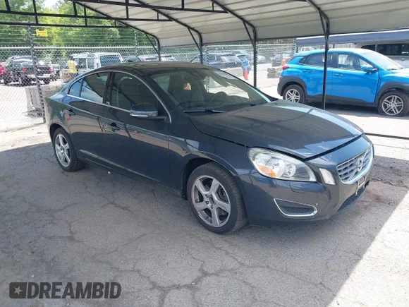 ✅ 2012 Volvo S60 T5 • VIN: YV1622FS4C2038990 • Lot: 45349643. Wystawiony na IAAI z przebiegiem 125 374 mil. Bezpłatny archiwum sprzedaży aukcyjnych z USA i szczegółowy raport historii pojazdu na DreamBid. Zdjęcie 1.