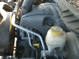 2017 Ram 1500 SLT z VIN 1C6RR7LT6HS566800, wystawiony jako IAAI lot #43330506 z przebiegiem 128 041 mil mil oraz . Historia ofert i sprzedaży dostępna na DreamBid. Obrazek 20.