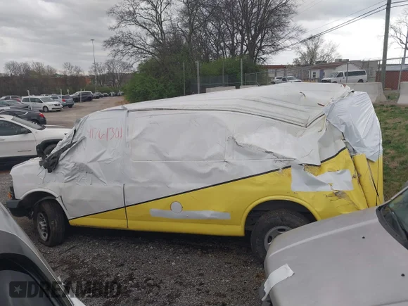 ✅ 2019 GMC Savana Cargo • VIN: 1GTW7AFG3K1290845 • Lot: 41761301. Wystawiony na IAAI z przebiegiem 175 969 mil. Bezpłatny archiwum sprzedaży aukcyjnych z USA i szczegółowy raport historii pojazdu na DreamBid. Zdjęcie 14.