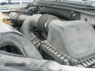 ✅ 2017 Ford F-150 XL • VIN: 1FTEW1CP1HKD80209 • Lot: 40757059. Wystawiony na IAAI z przebiegiem 106 102 mil. Bezpłatny archiwum sprzedaży aukcyjnych z USA i szczegółowy raport historii pojazdu na DreamBid. Zdjęcie 19.