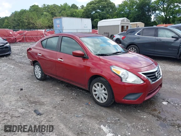 ✅ 2019 Nissan Versa SV • VIN: 3N1CN7AP0KL834992 • Lot: 45414051. Wystawiony na IAAI z przebiegiem 159 175 mil. Bezpłatny archiwum sprzedaży aukcyjnych z USA i szczegółowy raport historii pojazdu na DreamBid. Zdjęcie 1.