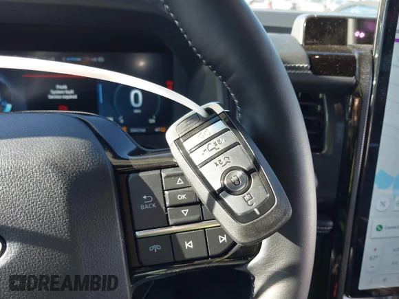 ✅ 2025 Ford F-150 Lightning Platinum • VIN: 1FT6W7L73SWG11800 • Лот: 43581551. Опубликован ранее на IAAI с пробегом 3 341 миль. Бесплатный доступ к архиву аукционных продаж из США и подробный отчёт об истории автомобиля на DreamBid. Изображение 11.