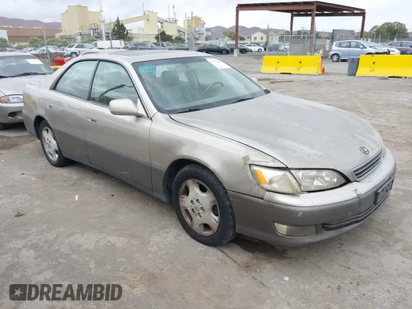 ✅ 2000 Lexus ES 300 • VIN: JT8BF28G4Y5094384 • Lot: 43322210. Wystawiony na IAAI z przebiegiem 176 678 mil. Bezpłatny archiwum sprzedaży aukcyjnych z USA i szczegółowy raport historii pojazdu na DreamBid. Zdjęcie 1.