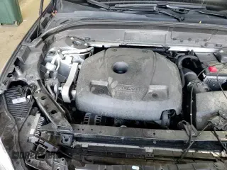 ✅ 2021 Volvo XC60 Momentum • VIN: YV4102RK1M1804468 • Lot: 81704325. Wystawiony na Copart z przebiegiem 46 624 mil. Bezpłatny archiwum sprzedaży aukcyjnych z USA i szczegółowy raport historii pojazdu na DreamBid. Zdjęcie 17.