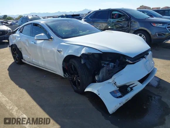 ✅ 2021 Tesla Model S Long Range Plus • VIN: 5YJSA1E23MF426181 • Lot: 43827983. Wystawiony na IAAI z przebiegiem 52 717 mil. Bezpłatny archiwum sprzedaży aukcyjnych z USA i szczegółowy raport historii pojazdu na DreamBid. Zdjęcie 1.