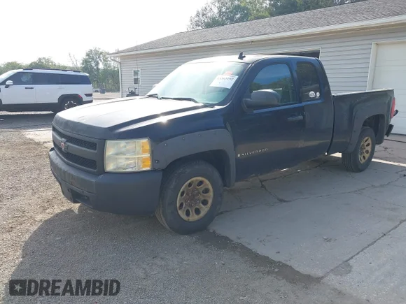 ✅ 2008 Chevrolet Silverado 1500 Work Truck • VIN: 1GCEC19X88Z331127 • Лот: 43363192. Опубліковано раніше на IAAI з пробігом 256 895 миль. Безкоштовний доступ до архіву аукціонних продажів зі США та докладний звіт про історію автомобіля на DreamBid. Зображення 2.