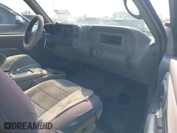 ✅ 1998 GMC Sierra 2500 • VIN: 1GTGK29R0WE538862 • Lot: 43248899. Wystawiony na IAAI z przebiegiem 273 297 mil. Bezpłatny archiwum sprzedaży aukcyjnych z USA i szczegółowy raport historii pojazdu na DreamBid. Zdjęcie 5.