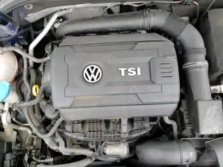 ✅ 2017 Volkswagen Passat SE • VIN: 1VWGT7A30HC015886 • Lot: 81608015. Listed on Copart with 137,786 mi. Free auction sales archive from the USA and detailed vehicle history report at DreamBid. Image 15.