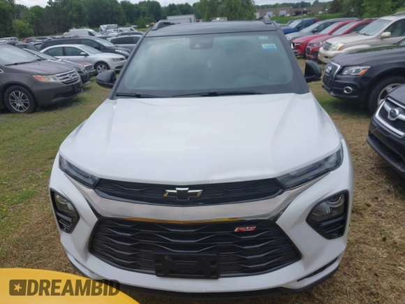 ✅ 2023 Chevrolet TrailBlazer RS • VIN: KL79MUSL1PB052873 • Lot: 42692999. Wystawiony na IAAI z przebiegiem 170 941 mil. Bezpłatny archiwum sprzedaży aukcyjnych z USA i szczegółowy raport historii pojazdu na DreamBid. Zdjęcie 6.