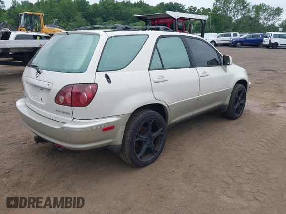 ✅ 2000 Lexus RX 300 • VIN: JT6HF10U4Y0158371 • Лот: 42590364. Опубліковано раніше на IAAI з пробігом 225 290 миль. Безкоштовний доступ до архіву аукціонних продажів зі США та докладний звіт про історію автомобіля на DreamBid. Зображення 4.