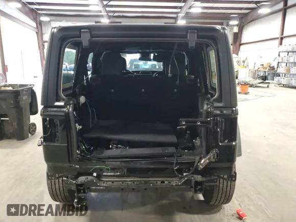 ✅ 2022 Jeep Wrangler Unlimited High Tide • VIN: 1C4HJXDG6NW116565 • Lot: 36266903. Wystawiony na Copart z przebiegiem 13 752 mil. Bezpłatny archiwum sprzedaży aukcyjnych z USA i szczegółowy raport historii pojazdu na DreamBid. Zdjęcie 6.