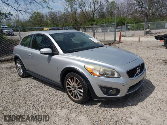 ✅ 2011 Volvo C30 • VIN: YV1672MK5B2195785 • Lot: 44868660. Wystawiony na IAAI z przebiegiem 166 970 mil. Bezpłatny archiwum sprzedaży aukcyjnych z USA i szczegółowy raport historii pojazdu na DreamBid. Zdjęcie 1.