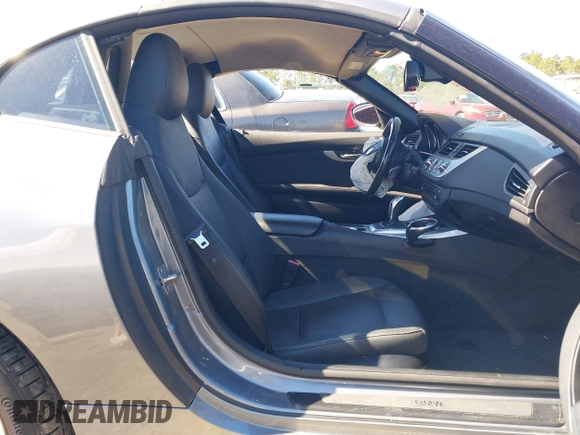 ✅ 2011 BMW Z4 sDrive35i • VIN: WBALM7C59BE382730 • Lot: 41610401. Wystawiony na IAAI z przebiegiem 113 375 mil. Bezpłatny archiwum sprzedaży aukcyjnych z USA i szczegółowy raport historii pojazdu na DreamBid. Zdjęcie 5.