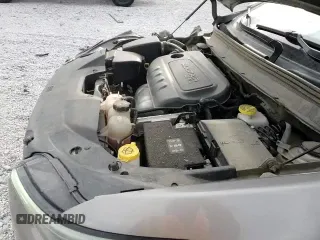 ✅ 2019 Jeep Cherokee Latitude • VIN: 1C4PJMCB6KD334402 • Лот: 90064465. Опубликован ранее на Copart с пробегом 121 710 миль. Бесплатный доступ к архиву аукционных продаж из США и подробный отчёт об истории автомобиля на DreamBid. Изображение 16.