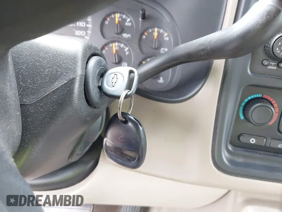 ✅ 2004 Chevrolet Suburban Z71 • VIN: 3GNFK16Z94G307899 • Lot: 42915510. Listed on IAAI with 244,636 mi. Free auction sales archive from the USA and detailed vehicle history report at DreamBid. Image 11.
