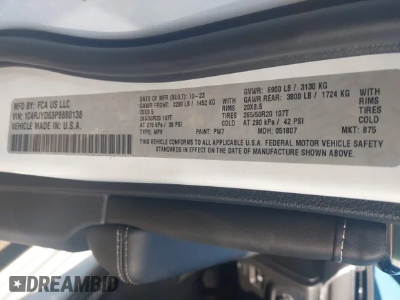 ✅ 2023 Jeep Grand Cherokee Overland • VIN: 1C4RJYD63P8880138 • Lot: 42955360. Wystawiony na IAAI z przebiegiem 15 112 mil. Bezpłatny archiwum sprzedaży aukcyjnych z USA i szczegółowy raport historii pojazdu na DreamBid. Zdjęcie 9.