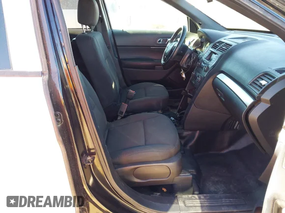 ✅ 2019 Ford Police Interceptor Utility • VIN: 1FM5K8AR3KGB55451 • Lot: 44170716. Listed on IAAI with 49,379 mi. Free auction sales archive from the USA and detailed vehicle history report at DreamBid. Image 5.