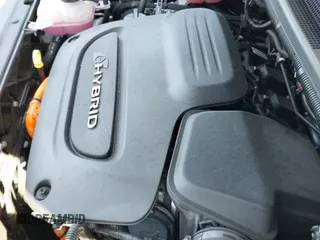 ✅ 2022 Chrysler Pacifica Hybrid Limited • VIN: 2C4RC1S71NR143650 • Лот: 41701707. Опубликован ранее на IAAI с пробегом 32 094 миль. Бесплатный доступ к архиву аукционных продаж из США и подробный отчёт об истории автомобиля на DreamBid. Изображение 19.