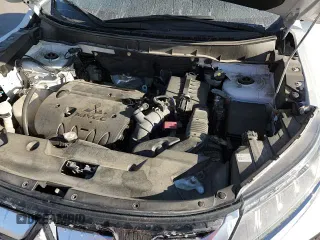 ✅ 2021 Mitsubishi Outlander SE • VIN: JA4APVAU7MU011956 • Lot: 81397395. Listed on Copart with 105,458 mi. Free auction sales archive from the USA and detailed vehicle history report at DreamBid. Image 15.