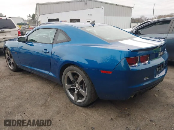 ✅ 2010 Chevrolet Camaro 2SS • VIN: 2G1FK1EJ7A9140722 • Lot: 44012663. Wystawiony na IAAI z przebiegiem 146 924 mil. Bezpłatny archiwum sprzedaży aukcyjnych z USA i szczegółowy raport historii pojazdu na DreamBid. Zdjęcie 3.
