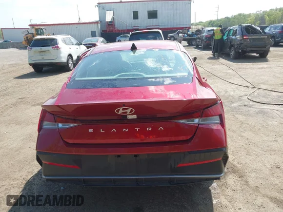 ✅ 2024 Hyundai Elantra SEL • VIN: KMHLM4DG7RU837149 • Lot: 44930101. Wystawiony na IAAI z przebiegiem 44 559 mil. Bezpłatny archiwum sprzedaży aukcyjnych z USA i szczegółowy raport historii pojazdu na DreamBid. Zdjęcie 16.
