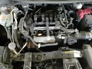 ✅ 2021 Nissan Versa SV • VIN: 3N1CN8EVXML894814 • Lot: 84912375. Listed on Copart with 76,691 mi. Free auction sales archive from the USA and detailed vehicle history report at DreamBid. Image 14.