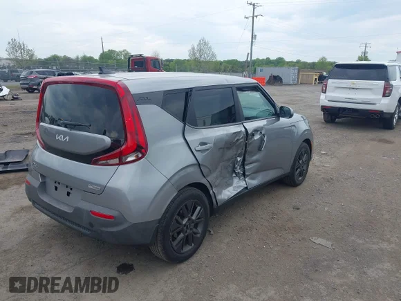 ✅ 2022 Kia Soul EX • VIN: KNDJ33AU2N7805527 • Lot: 44924699. Wystawiony na IAAI z przebiegiem 69 203 mil. Bezpłatny archiwum sprzedaży aukcyjnych z USA i szczegółowy raport historii pojazdu na DreamBid. Zdjęcie 4.