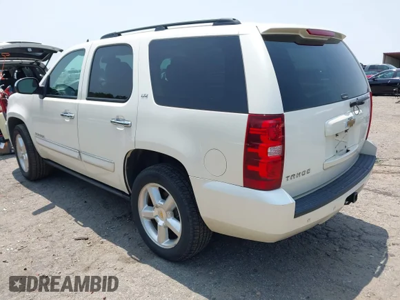 ✅ 2008 Chevrolet Tahoe LTZ • VIN: 1GNFC13J38R248270 • Lot: 42403526. Wystawiony na IAAI z przebiegiem 216 031 mil. Bezpłatny archiwum sprzedaży aukcyjnych z USA i szczegółowy raport historii pojazdu na DreamBid. Zdjęcie 3.