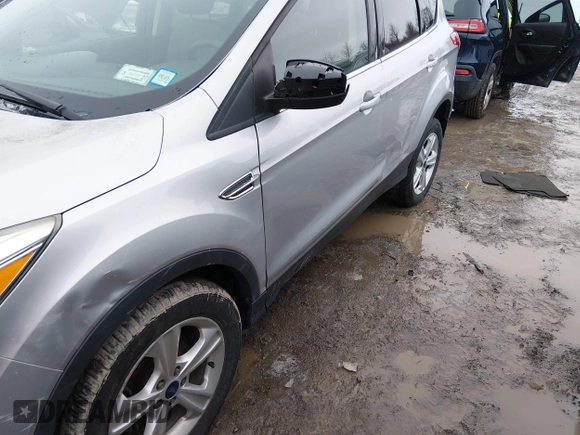✅ 2016 Ford Escape SE • VIN: 1FMCU0GX7GUC50953 • Lot: 44409143. Wystawiony na IAAI z przebiegiem 171 496 mil. Bezpłatny archiwum sprzedaży aukcyjnych z USA i szczegółowy raport historii pojazdu na DreamBid. Zdjęcie 6.