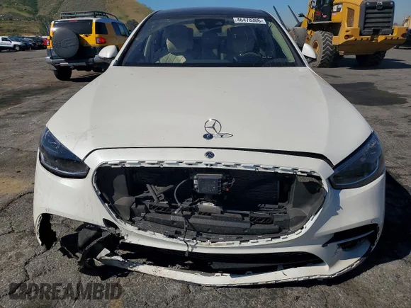 ✅ 2023 Mercedes-Benz S 580 • VIN: W1K6G7GB0PA229553 • Lot: 46470306. Wystawiony na Copart z przebiegiem 13 564 mil. Bezpłatny archiwum sprzedaży aukcyjnych z USA i szczegółowy raport historii pojazdu na DreamBid. Zdjęcie 5.