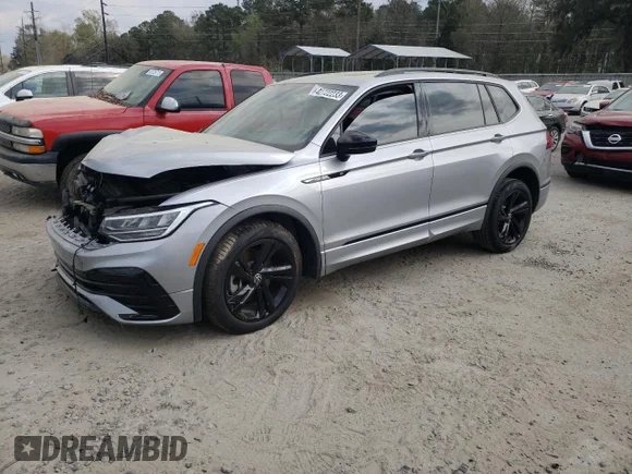 ✅ 2023 Volkswagen Tiguan SE R-Line Black • VIN: 3VV8B7AXXPM002235 • Лот: 42722233. Опубліковано раніше на Copart з пробігом 2 922 миль. Безкоштовний доступ до архіву аукціонних продажів зі США та докладний звіт про історію автомобіля на DreamBid. Зображення 1.