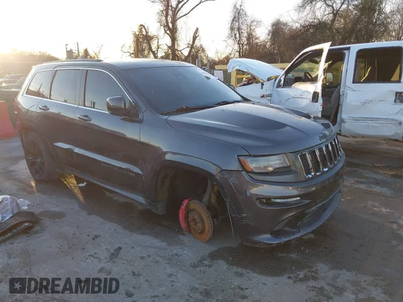 ✅ 2015 Jeep Grand Cherokee SRT • VIN: 1C4RJFDJ5FC626743 • Lot: 44021248. Wystawiony na IAAI z przebiegiem 23 550 mil. Bezpłatny archiwum sprzedaży aukcyjnych z USA i szczegółowy raport historii pojazdu na DreamBid. Zdjęcie 1.