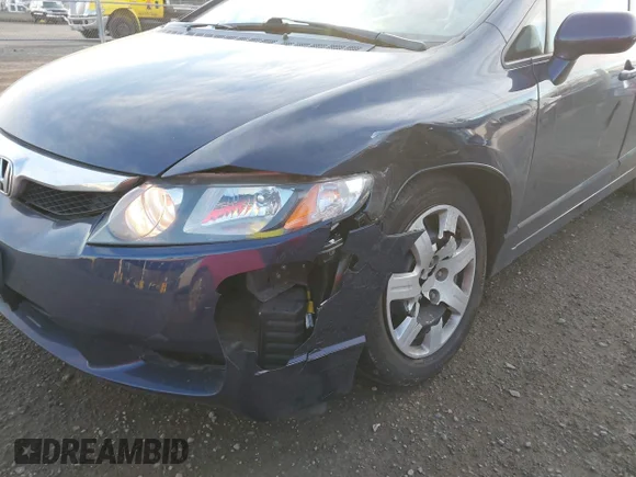 ✅ 2010 Honda Civic LX • VIN: 19XFA1F53AE015293 • Lot: 44146892. Wystawiony na IAAI z przebiegiem 189 546 mil. Bezpłatny archiwum sprzedaży aukcyjnych z USA i szczegółowy raport historii pojazdu na DreamBid. Zdjęcie 6.