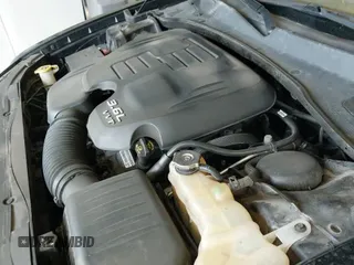 ✅ 2019 Chrysler 300 S • VIN: 2C3CCAGG0KH533837 • Lot: 43149025. Wystawiony na IAAI z przebiegiem 118 938 mil. Bezpłatny archiwum sprzedaży aukcyjnych z USA i szczegółowy raport historii pojazdu na DreamBid. Zdjęcie 19.