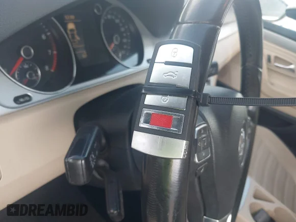 ✅ 2013 Volkswagen CC R-Line • VIN: WVWBN7ANXDE568696 • Lot: 43101427. Wystawiony na IAAI z przebiegiem 134 488 mil. Bezpłatny archiwum sprzedaży aukcyjnych z USA i szczegółowy raport historii pojazdu na DreamBid. Zdjęcie 11.