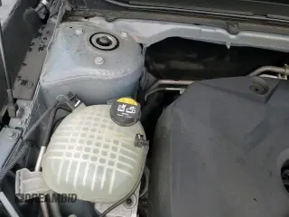 ✅ 2020 Volvo XC40 R-Design • VIN: YV4162UM6L2336690 • Lot: 89856315. Wystawiony na Copart z przebiegiem 74 514 mil. Bezpłatny archiwum sprzedaży aukcyjnych z USA i szczegółowy raport historii pojazdu na DreamBid. Zdjęcie 17.