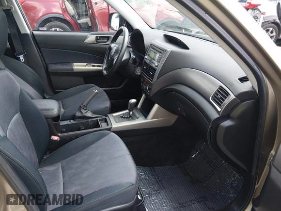 ✅ 2009 Subaru Forester X • VIN: JF2SH61649H735832 • Lot: 44543326. Wystawiony na IAAI z przebiegiem 164 359 mil. Bezpłatny archiwum sprzedaży aukcyjnych z USA i szczegółowy raport historii pojazdu na DreamBid. Zdjęcie 5.
